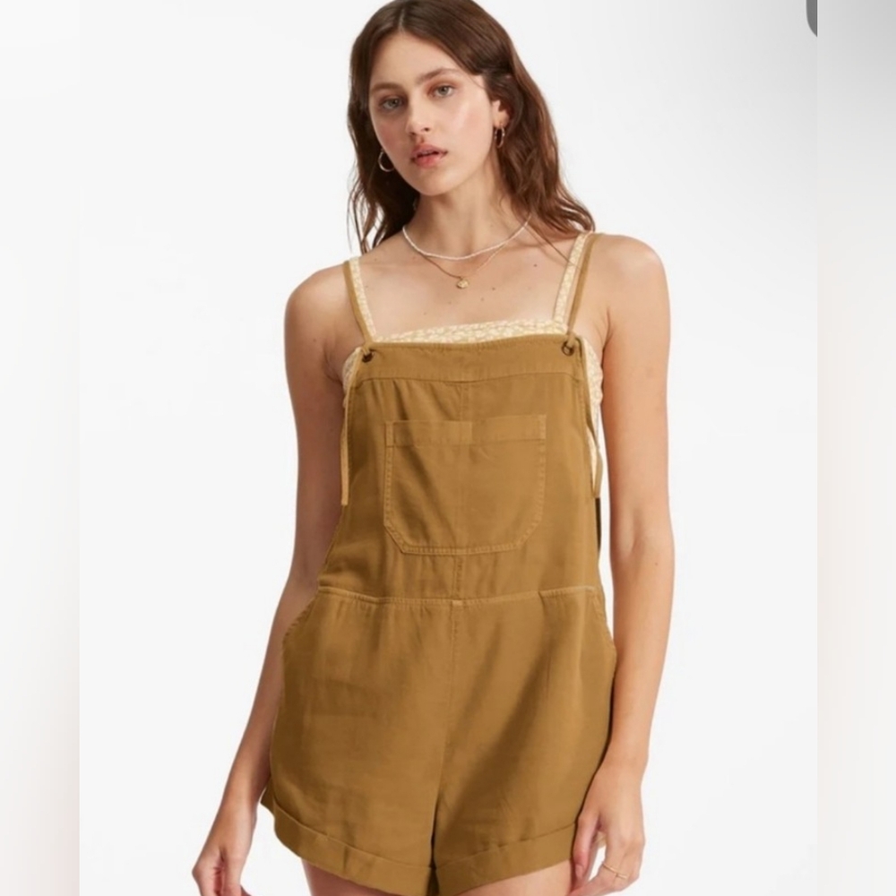 🤎NWT Billabong Wild Pursuit Casual Romper
